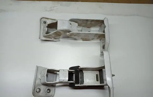Rear door hinge set