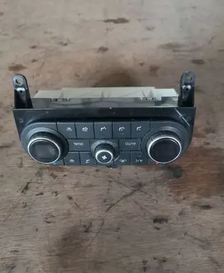 Nissan Qashqai Climate control unit 27500BR47B