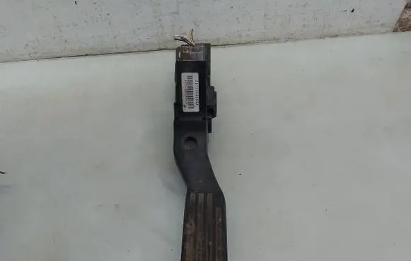 Ford Mondeo Mk III Accelerator throttle pedal 2S719F836CA
