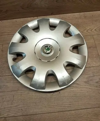Skoda Octavia Mk2 (1Z) R15 wheel hub/cap/trim 1Z0601147A SK10071