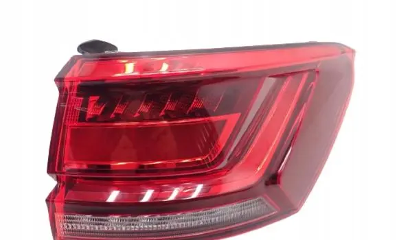 Volkswagen Touareg III Rear/tail lights 7P6907530M
