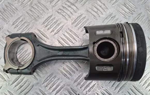 Mercedes-Benz C W204 Piston with connecting rod 646 22308