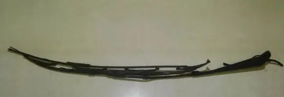 Peugeot 405 Front wiper blade arm