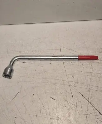 Volvo XC70 Wheel nut wrench 9133668
