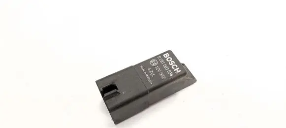 Audi A6 S6 C8 4K Glow plug pre-heat relay 038907281D