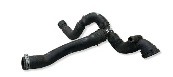 Land Rover Range Rover Sport L494 Engine coolant pipe/hose FPLA8584CB
