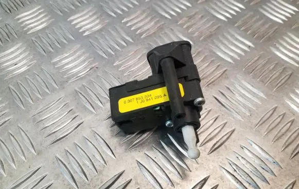 Audi A3 S3 8P Headlight level adjustment motor 1J0941295A 0307853304