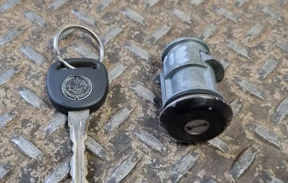 Cadillac Escalade Ignition key/card 