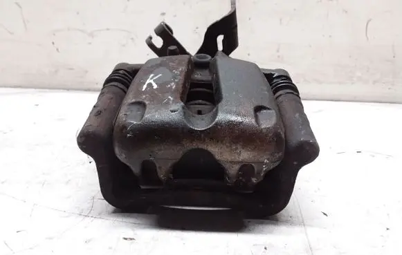 Opel Insignia A Rear brake caliper