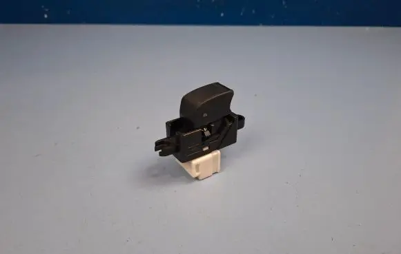 Nissan Navara D22 Electric window control switch 254110V000