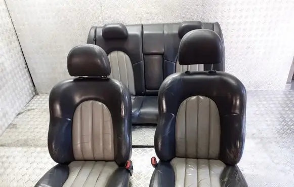 Chrysler 300M Seat set 