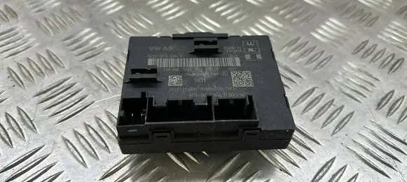 Audi A3 S3 8V Door control unit/module 5Q0959595E 5Q0959595B