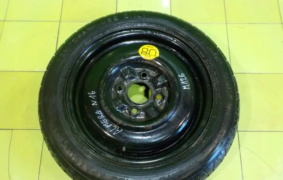 Nissan Almera N16 R15 spare wheel
