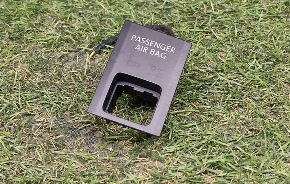 Volkswagen Tiguan Passenger airbag on/off switch 5NA919225