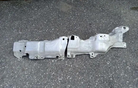 Renault Trafic III (X82) Exhaust heat shield 747611212R 93461830