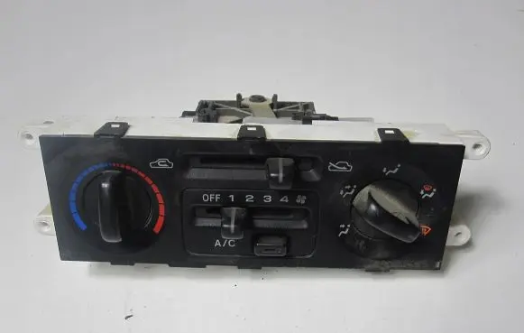 Subaru Impreza I Climate control unit