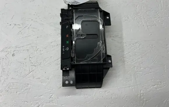 Toyota RAV 4 (XA40) Gear selector 76H019 76H017