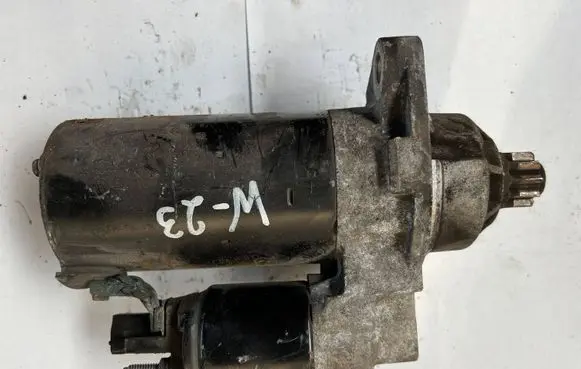 Volkswagen Golf V Starter motor 0001123014