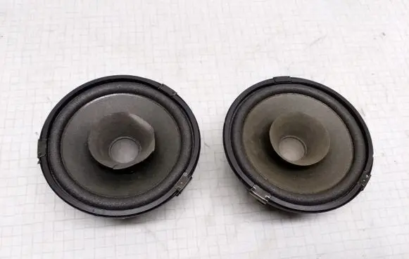 Volkswagen PASSAT B4 Subwoofer speaker