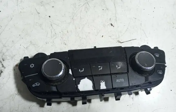 Opel Insignia A Climate control unit 13273097 202A090515