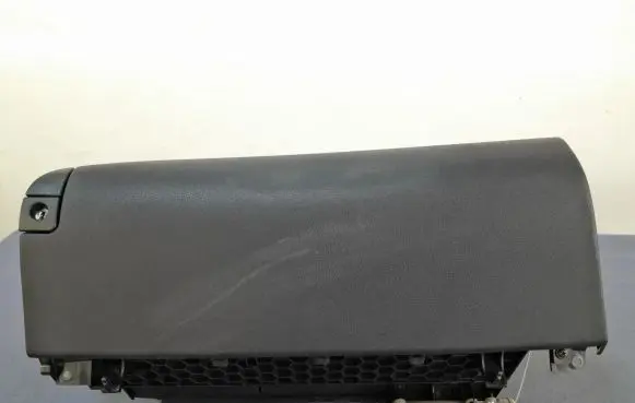 Lexus IS 220D-250-350 Glove box