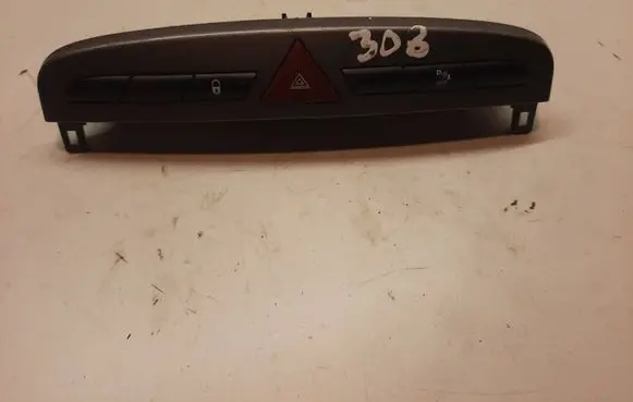 Peugeot 308 Radio/GPS head unit trim 07069020 4498646996