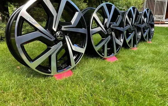 Volkswagen Polo VI R18 alloy rim 