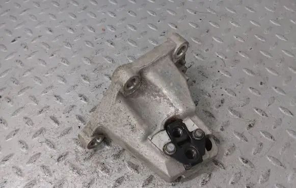 KIA Ceed Gearbox mount 21830J3000