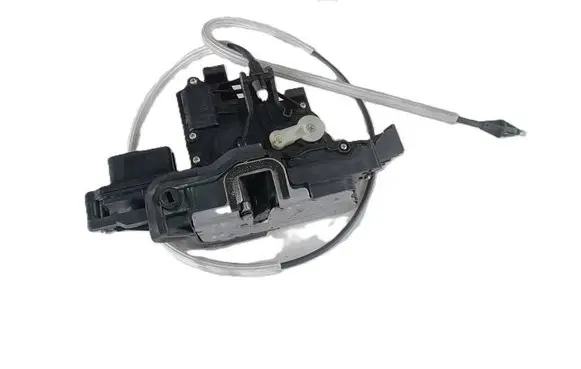 Fiat 500E Front door lock 52138078 20221118 3059543