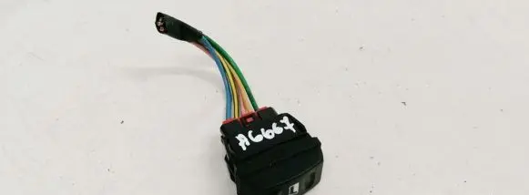 Citroen Xsara Picasso Electric window control switch 22681