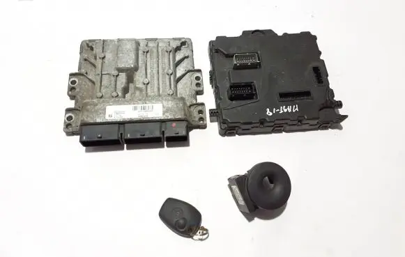Renault Master III Engine ECU kit and lock set 