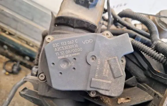 Volkswagen Golf V Throttle valve 03c133062c a2c53030936