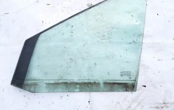 Renault Scenic II - Grand scenic II Front door vent window glass four-door 