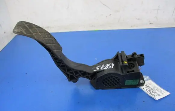 Skoda Fabia Mk2 (5J) Accelerator throttle pedal 6Q11721503F