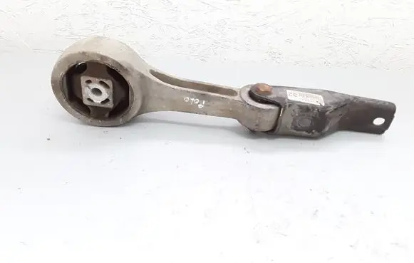Volkswagen Polo IV 9N3 Engine mount bracket 6Q0199851AP