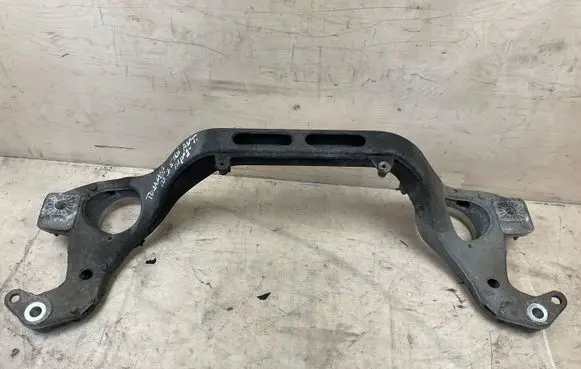 Volkswagen Touareg I Front axle beam 7L6199207