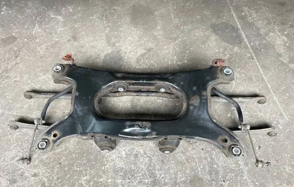 Land Rover Evoque I Rear subframe AL13U