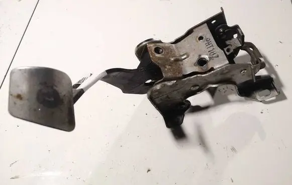 Honda CR-V Clutch pedal 