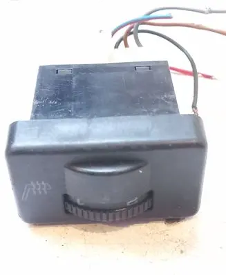 Volkswagen PASSAT B5 Seat heating switch 357963563A