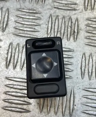 Nissan Primera Wing mirror switch 