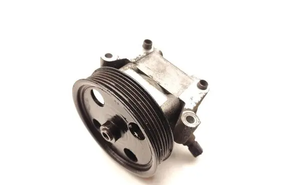 Ford Focus Power steering pump 4M513A696AD