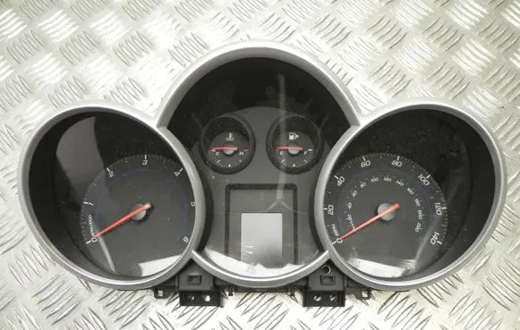 Chevrolet Cruze Speedometer (instrument cluster) 95472839 B1378