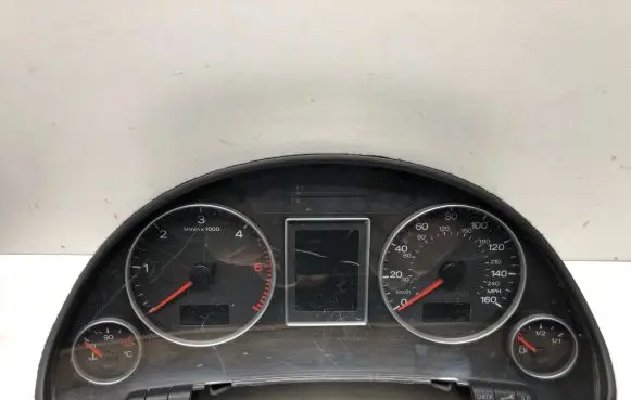 Audi A4 S4 B7 8E 8H Speedometer (instrument cluster) 8E0920981K 0263626185