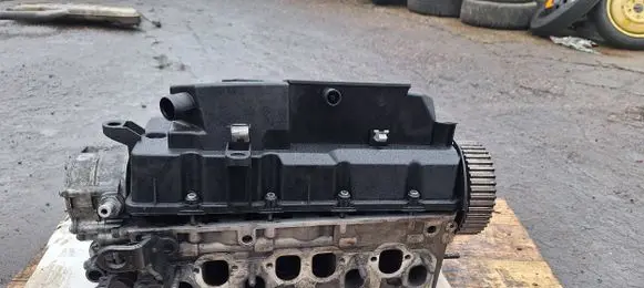 Volkswagen Touran I Engine head 038103373N