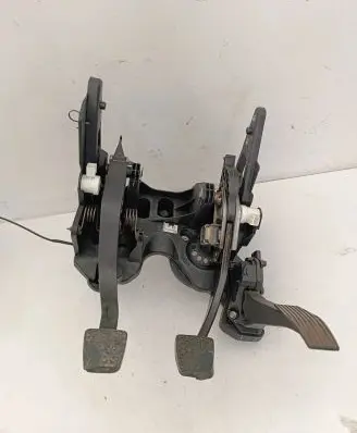 Opel Astra K Pedal assembly 39094151