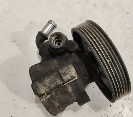 Citroen Berlingo Power steering pump 9659820880