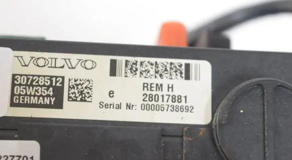 Volkswagen PASSAT B6 Fuse box set 30728512 28017881