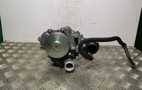 Jeep Grand Cherokee Water pump 050557048
