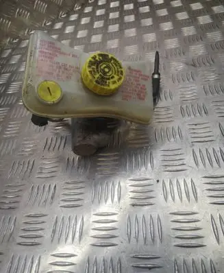 Audi A4 S4 B7 8E 8H Master brake cylinder 32067009