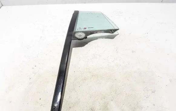 BMW 5 GT F07 Rear vent window glass 7197885